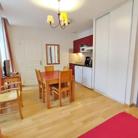 La Petite Ourse, T2, Centre Luchon, Wifi, Casier A Skis, Ascenseur, 4 Personnes Bagneres-de-Luchon