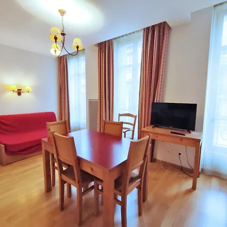 La Petite Ourse, T2, Centre Luchon, Wifi, Casier A Skis, Ascenseur, 4 Personnes Апартаменты Bagneres-de-Luchon