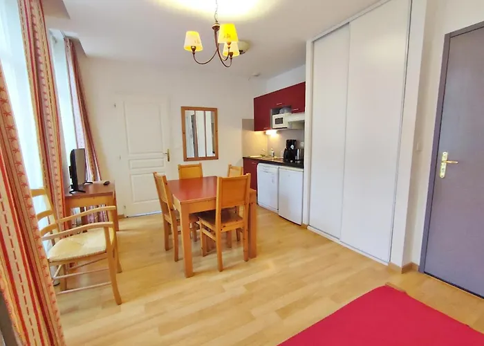 La Petite Ourse, T2, Centre Luchon, Wifi, Casier A Skis, Ascenseur, 4 Personnes Bagnères-de-Luchon