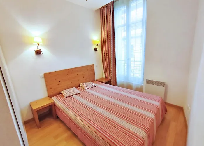 La Petite Ourse, T2, Centre Luchon, Wifi, Casier A Skis, Ascenseur, 4 Personnes Bagnères-de-Luchon