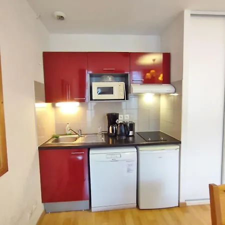 Apartament La Petite Ourse, T2, Centre Luchon, Wifi, Casier A Skis, Ascenseur, 4 Personnes Bagnères-de-Luchon