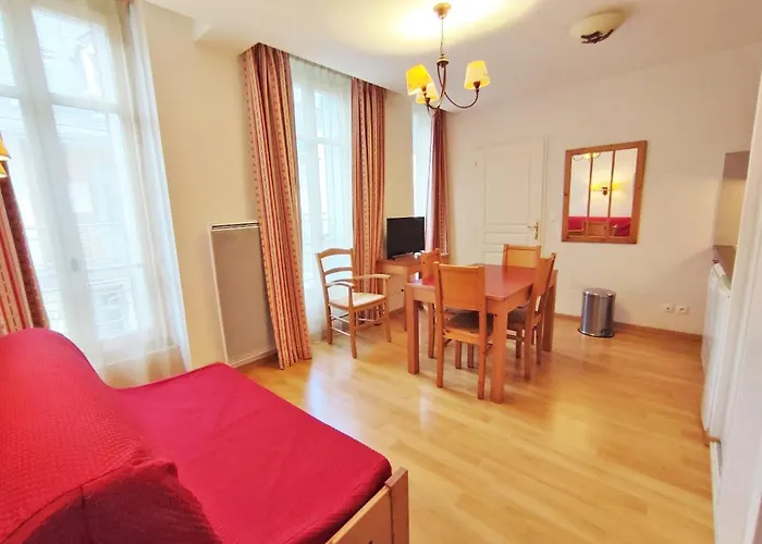 La Petite Ourse, T2, Centre Luchon, Wifi, Casier A Skis, Ascenseur, 4 Personnes